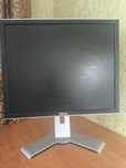Монитор Dell в хорошем состоянии.