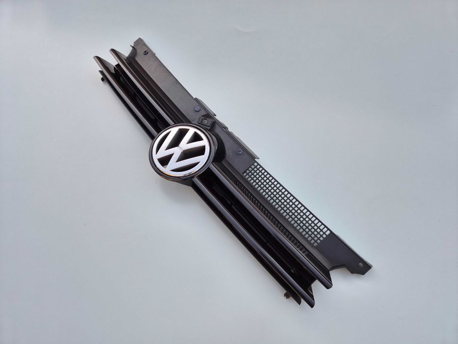 Grill Atrapa Przednia Przód Zderzaka VW GOLF IV Czarna LC9Z 97-06r Ory