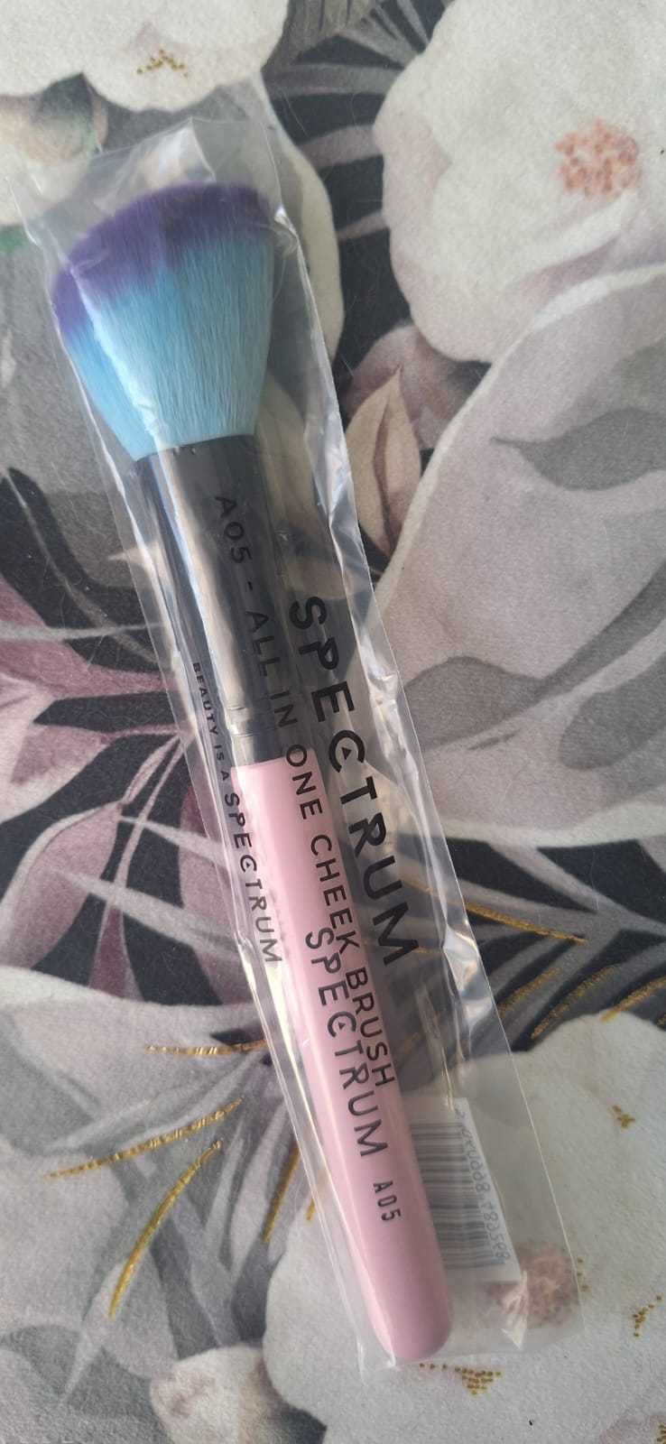 Spectrum A05 Blusher Brush- pędzel do różu o wartości ponad 44 zł