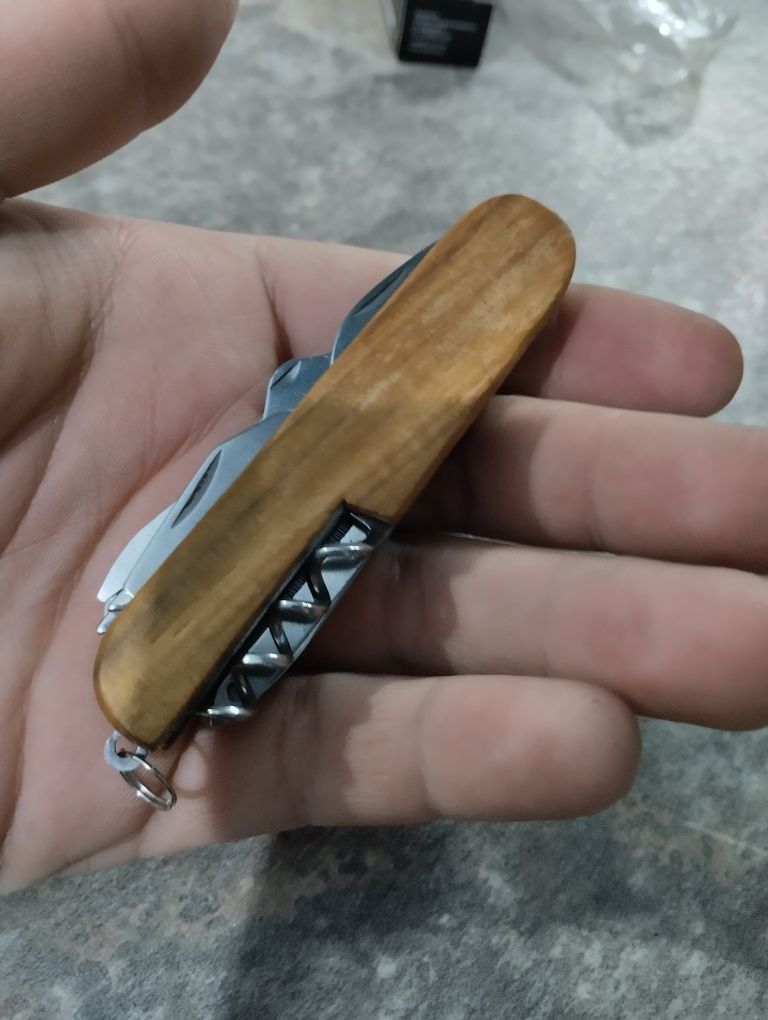Nóż scyzoryk drewno