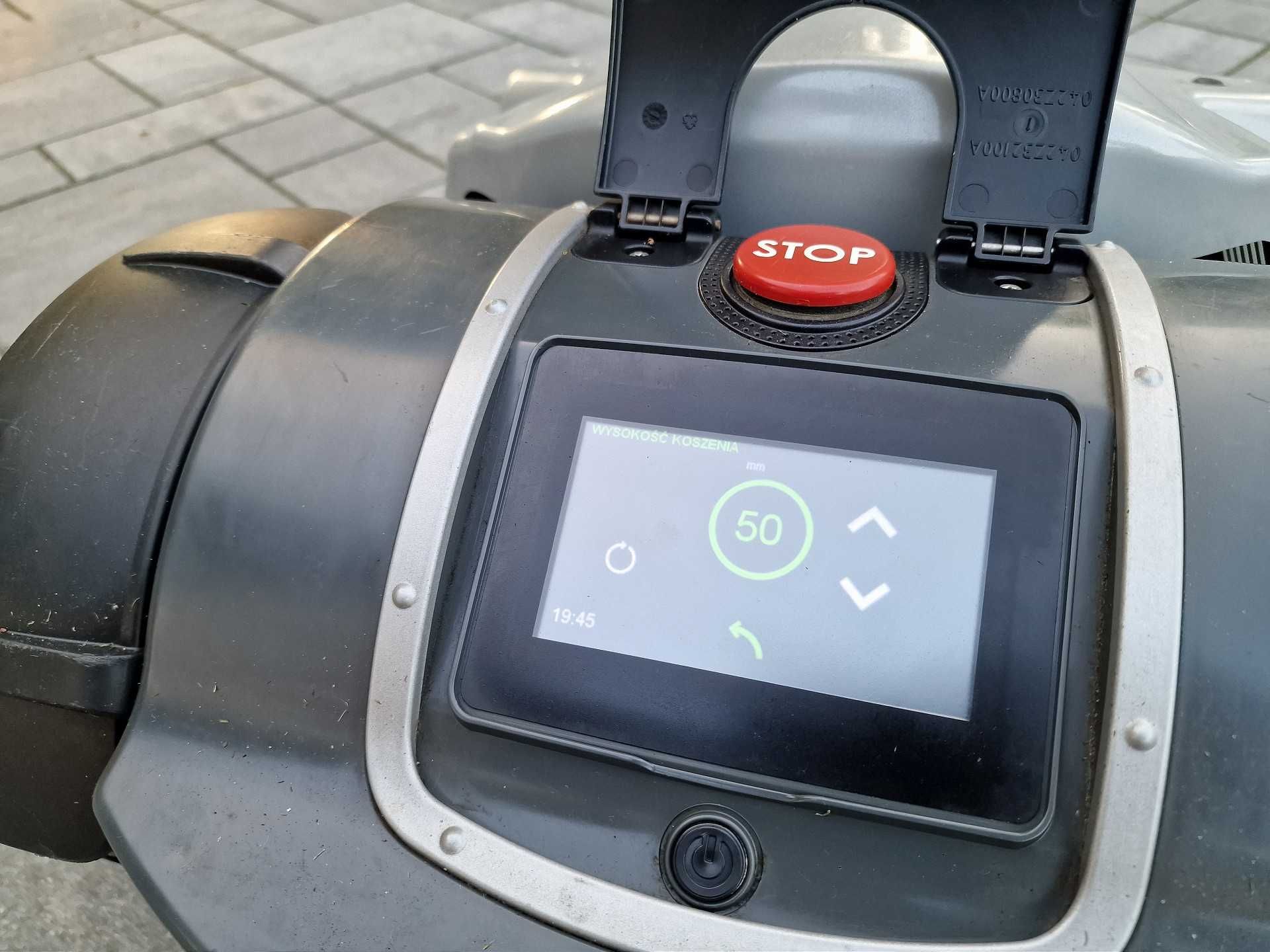 Kosiarka automatyczna robot koszący - Wiper Trekker S Premium 3200m2