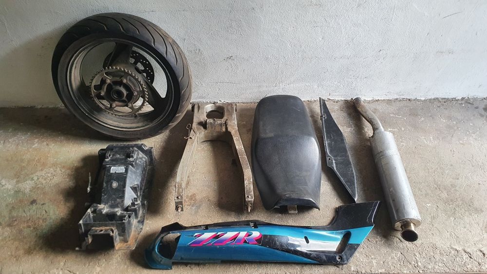 Kawasaki zzr 600 zx6r 92-99 części, kolo tył  owiewka, wahacz itp