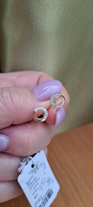 Серьги гвоздики  с камнями и золотой накладкой