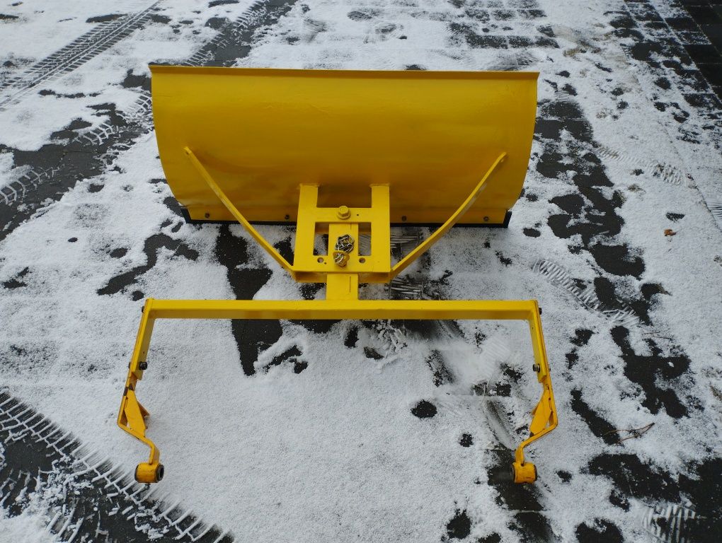 Pług do śniegu traktorek kosiarka Stiga Villa Ready Park 2WD, 4WD