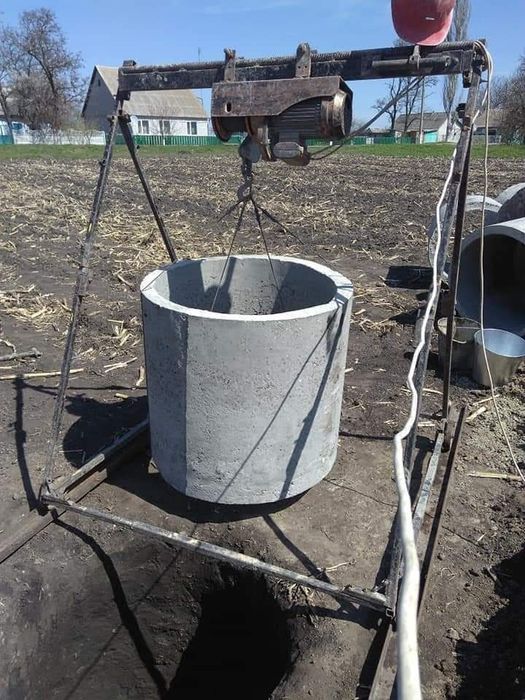 Чистка колодязя, свердловин, басейнів