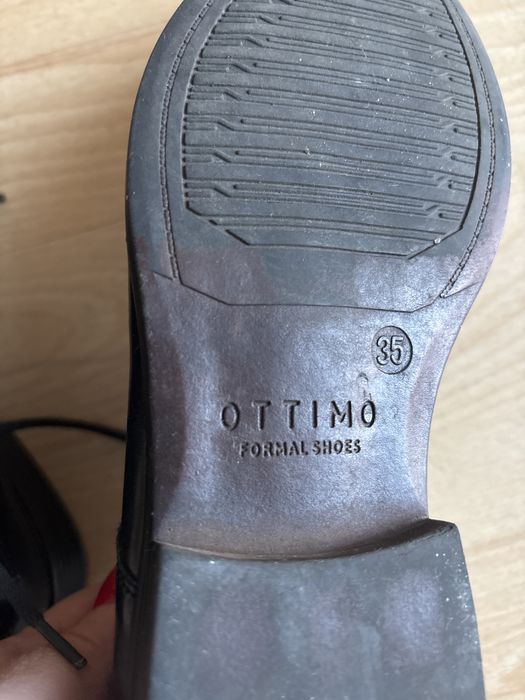 Młodzieżowe buty garniturowe