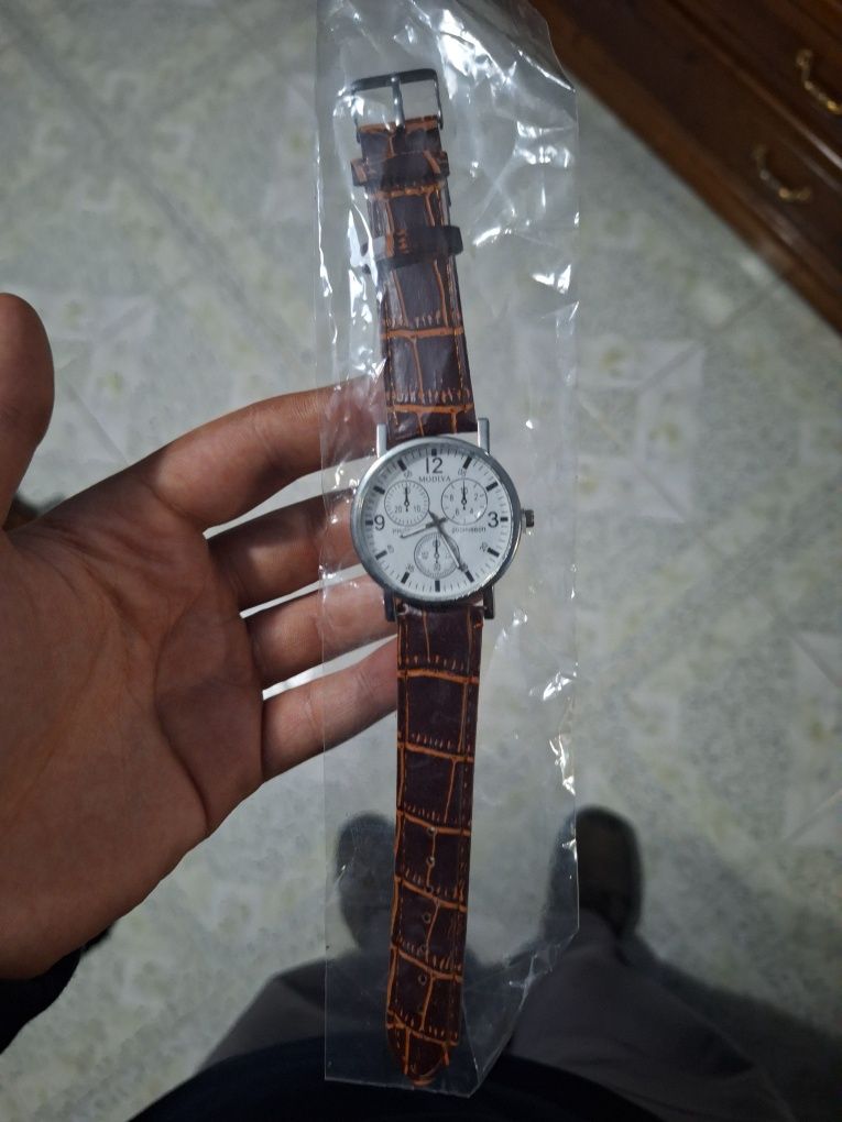 Vendo relógio clássico nunca usado!