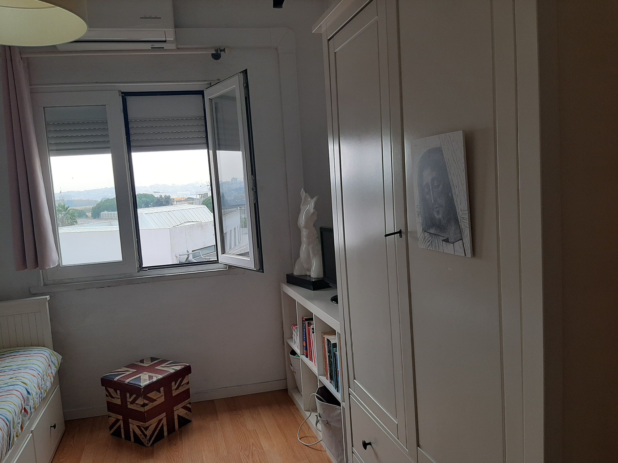 Alugo quarto a senhora ou rapariga estudante