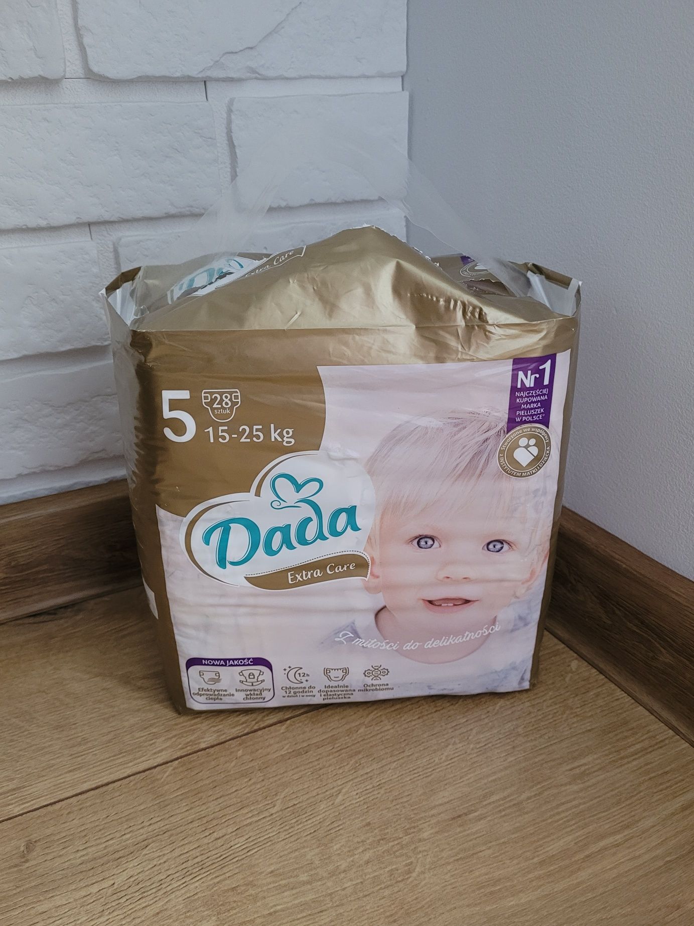 Pampersy / Pieluszki Dada Extra Care (rozmiar 5, 15-25 kg, 27 sztuk)