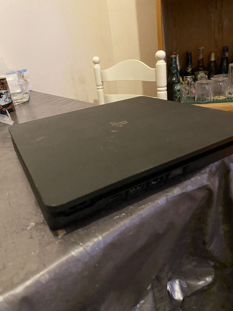 Vendo/troco Ps4 1TB + cabo de alimentação + comando