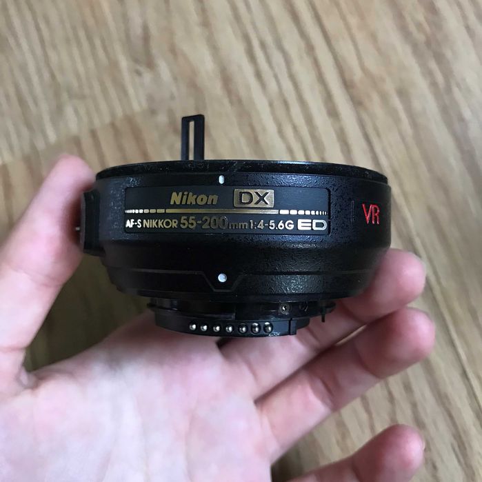 Objetiva Nikon AF-S NIKKOR 55-200mm 1:4-5.6G ED + Parasol Nikon HB-37