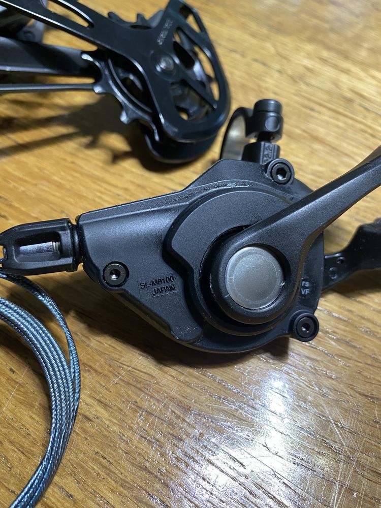 Przerzutka i manetka Shimano Deore XT SGS 12s M8100