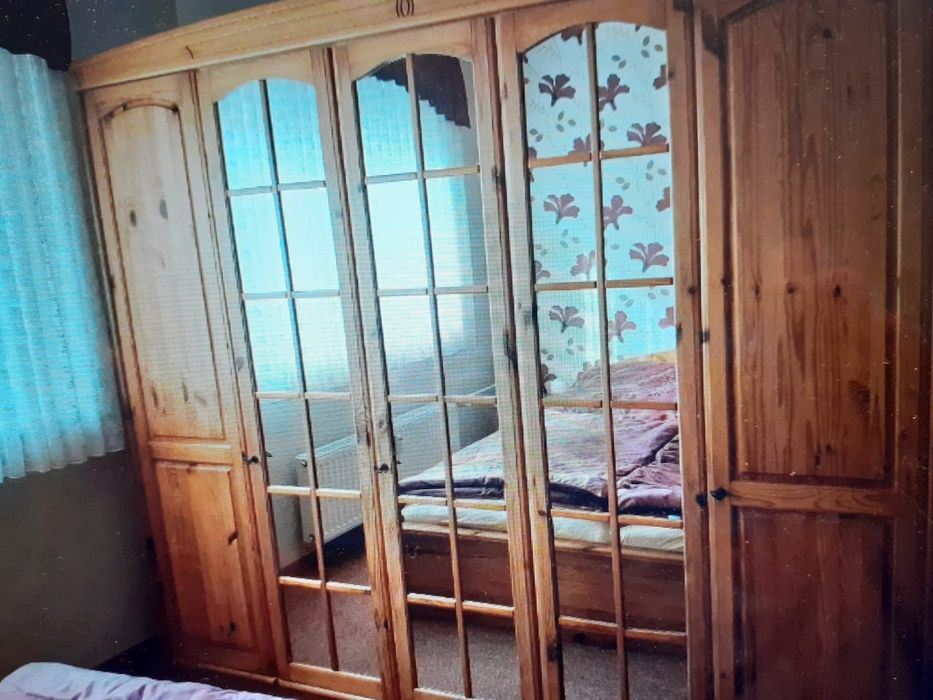 zestaw mebli do sypialni łóżko szafa drewno