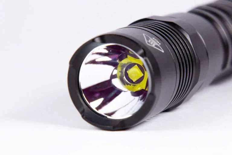 Nitecore P10 V2 Тактичний Ліхтар STROBE READY 1100 Люмен 201 Метр