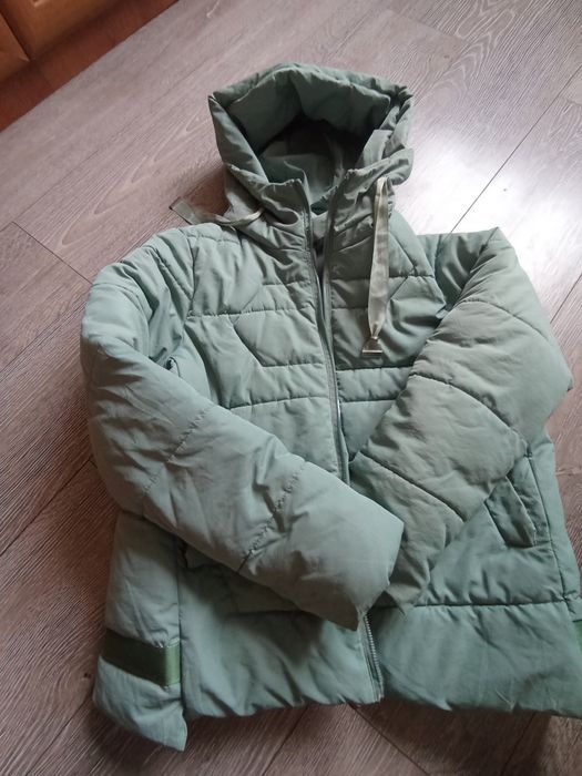 Курточка розміру М-Л