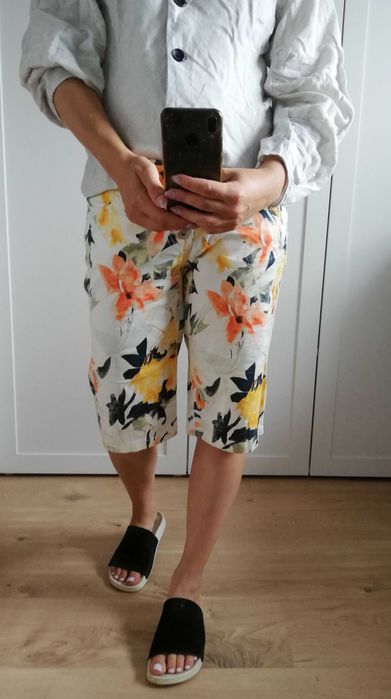 Buena Vista spodenki w kwiaty bermudy r. S