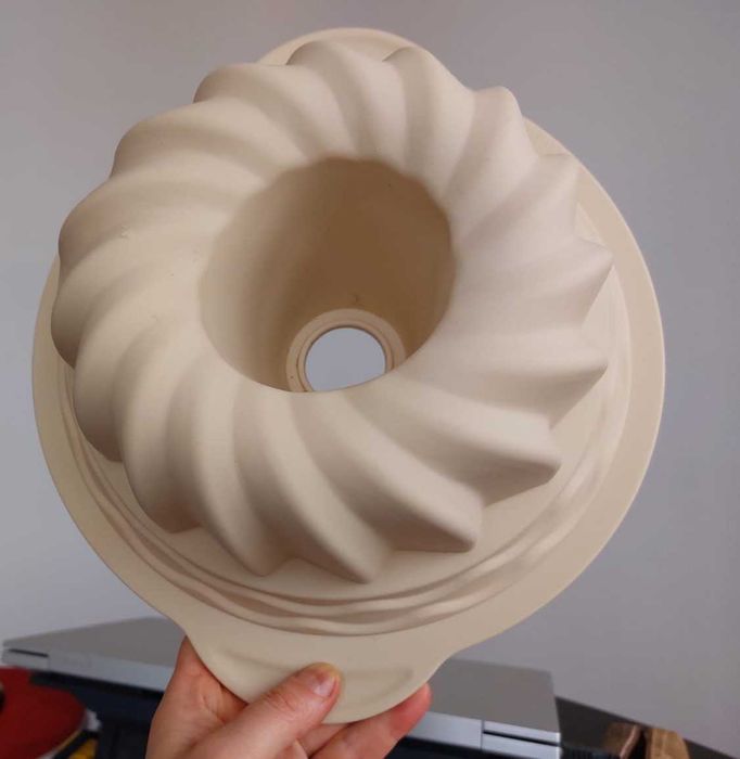 Formas de Pudim, Metálica 18cm., e em Silicone 20cm.