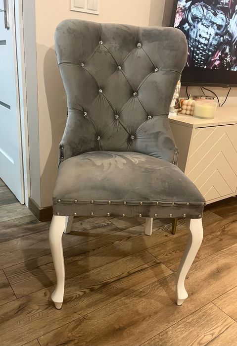 Krzesło tapicerowane glamour