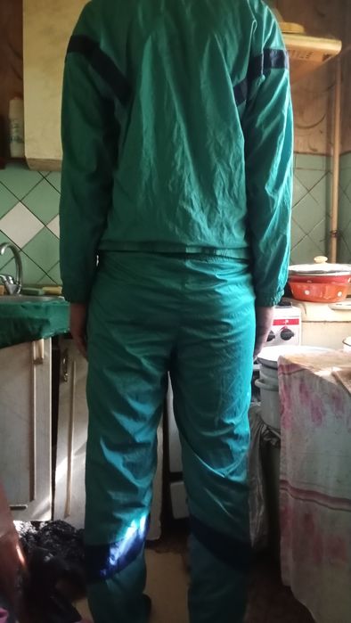 Белый и бежевый бюстгальтеры и оригинал adidas спортивный костюм