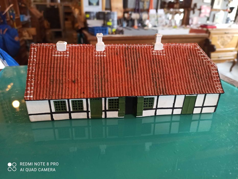 Dom do makiety kolejowej Trip Trap