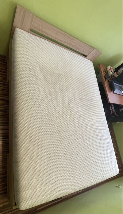 Sprzedam tózko z materacem 140x200 cm
