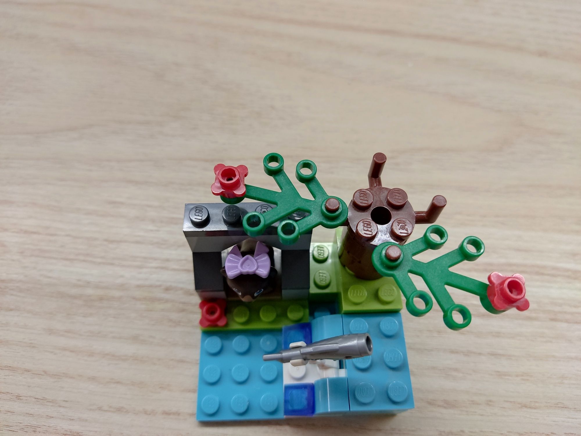 Klocki LEGO Friends - rzeka misia 41046 niedźwiedź łosoś