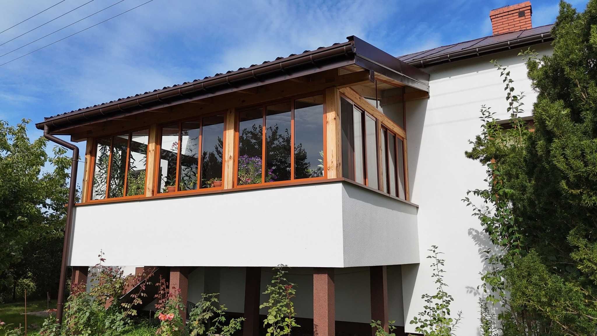 Aluminiowa zabudowa balkonu, zadaszenie tarasu, wiatrołap, balustrada