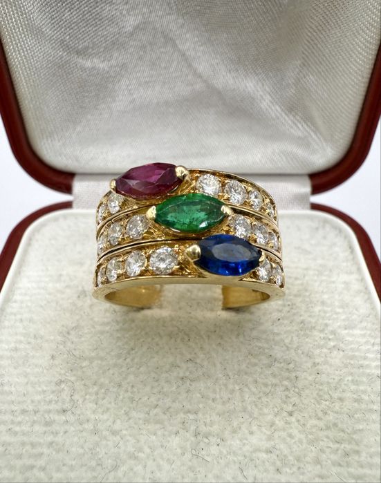 Złoty pierścionek 750 z szafirem, rubinem, szmaragdem i diamentami