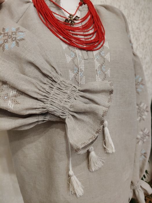 Вишиванка жіноча, ручна робота