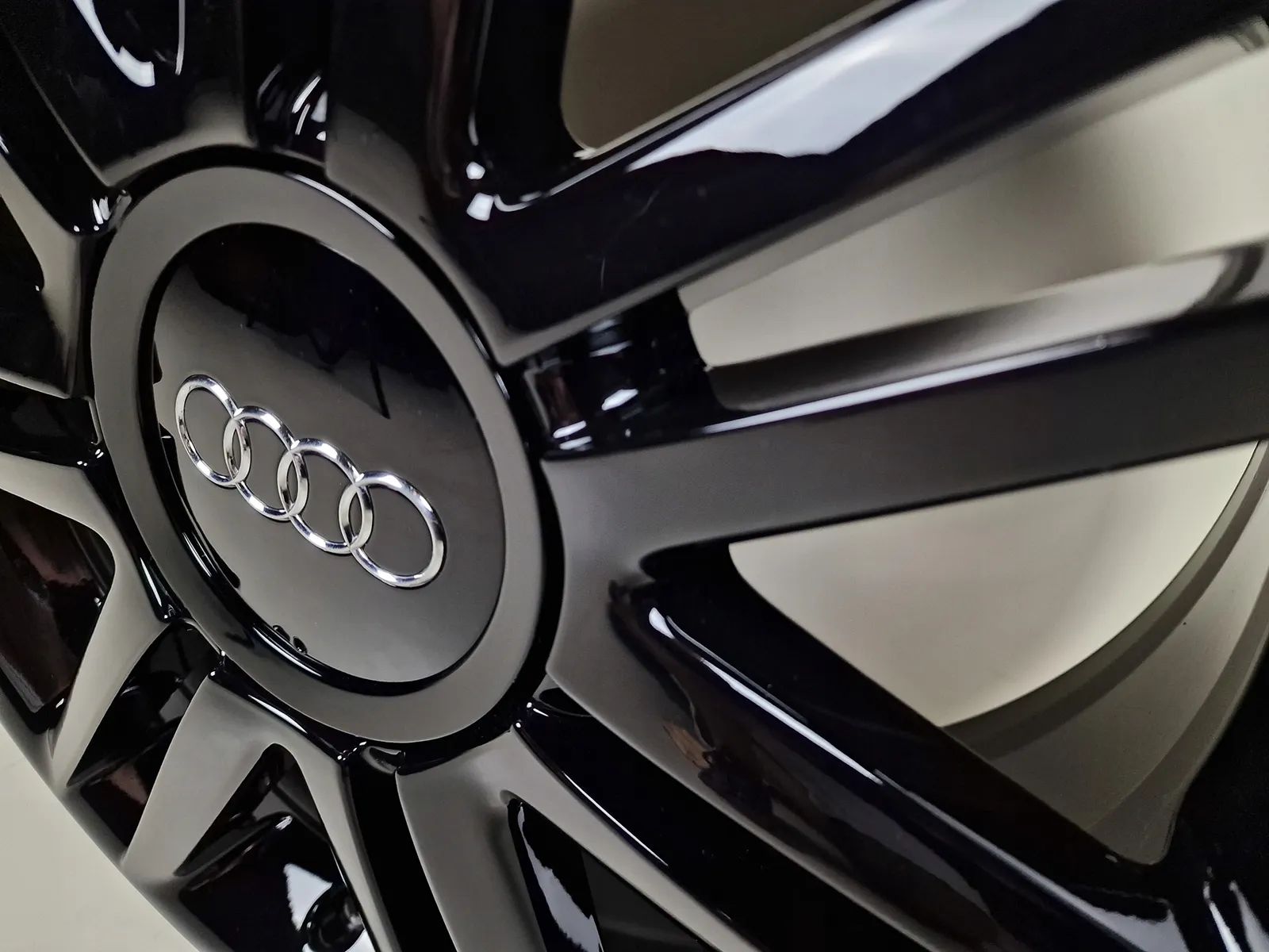 Oryginalne Felgi Audi 18” A3 A4 A6 A8 Q2 Q3 TT