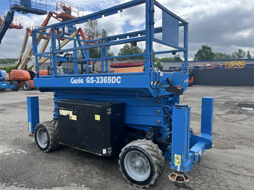 Podnośnik nożycowy Genie GS 3369 DC jlg