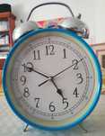 Relógio grande decorativo (apenas decoração, não funciona)
