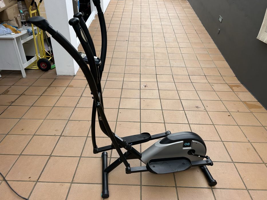 Bicicleta de exercicio eliptica da decathlon, excelente estado
