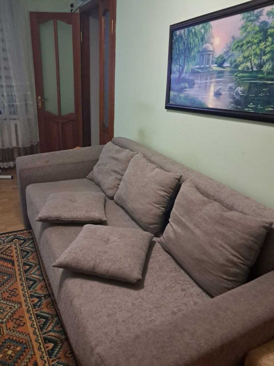 Диван. Размер 2.20х1,60см