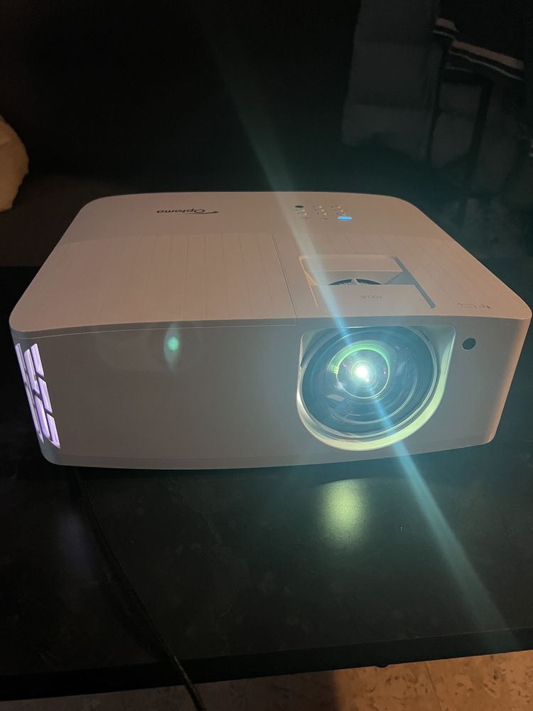 Optoma UHD35STx – projektor 4K HDR z krótkim rzutem! gamingowy