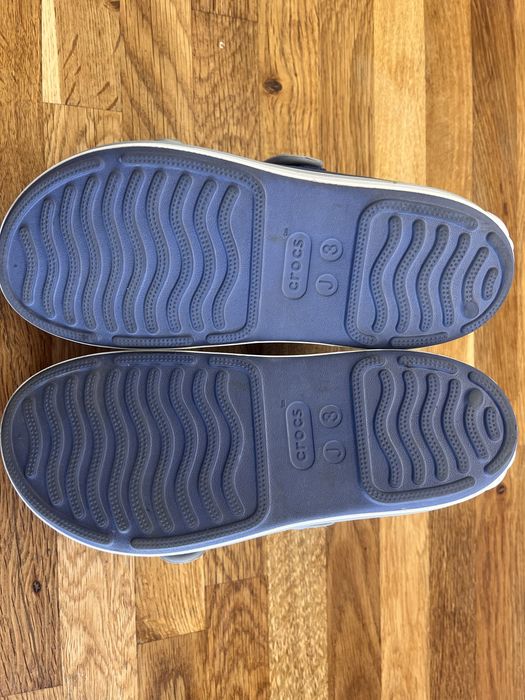 Sandały Crocs rozmiar J3 (34-35)