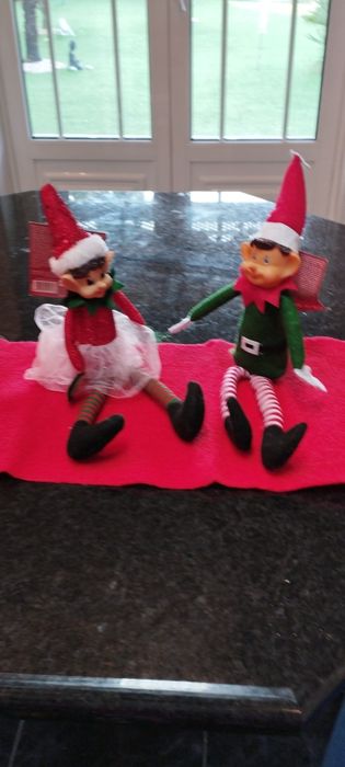 Elfo boneca e boneco