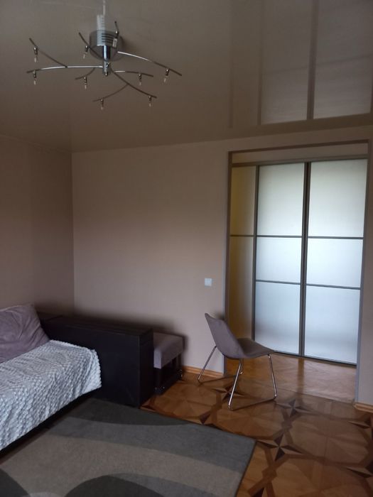 Оренда 3 кімнатної квартири по вул. Захисників України