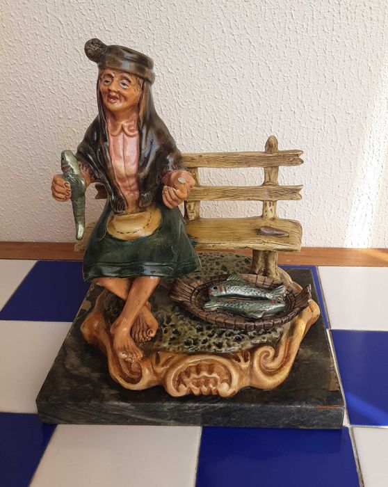 Figura Portuguesa em Cerâmica - Peixeira Nazarena