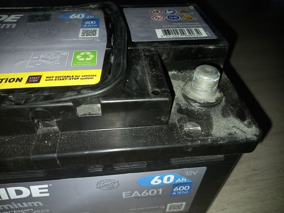 Акумулятор Exide Premium 60ah