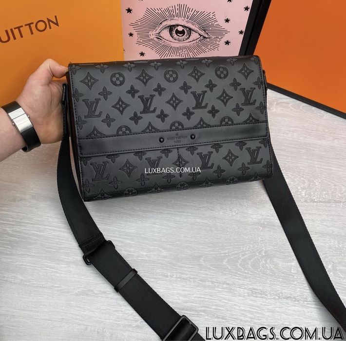 Мужская кожаная сумка формата А4 Louis Vuitton