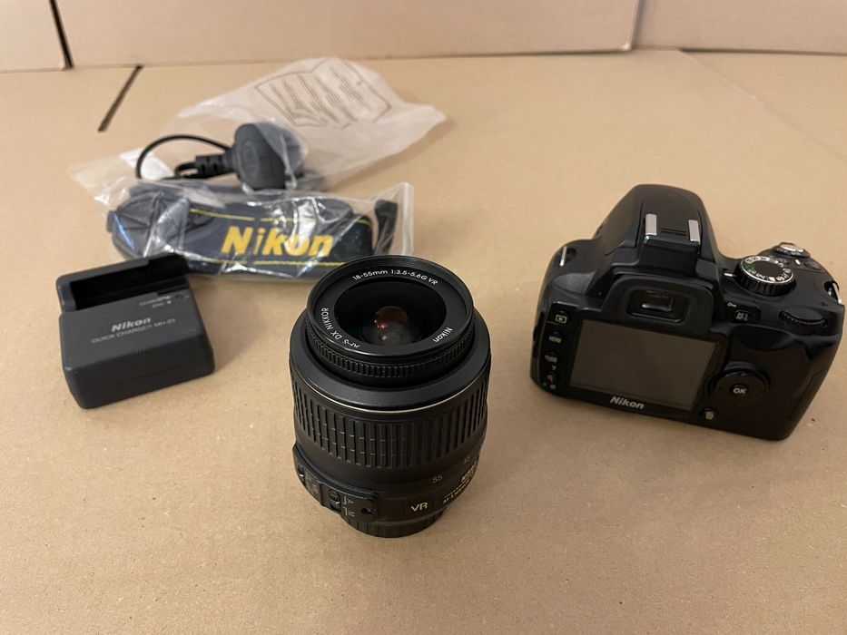 Lustrzanka Nikon D60 + obiektyw DX 18-55 j. Nowa Legendarna Gwarancja