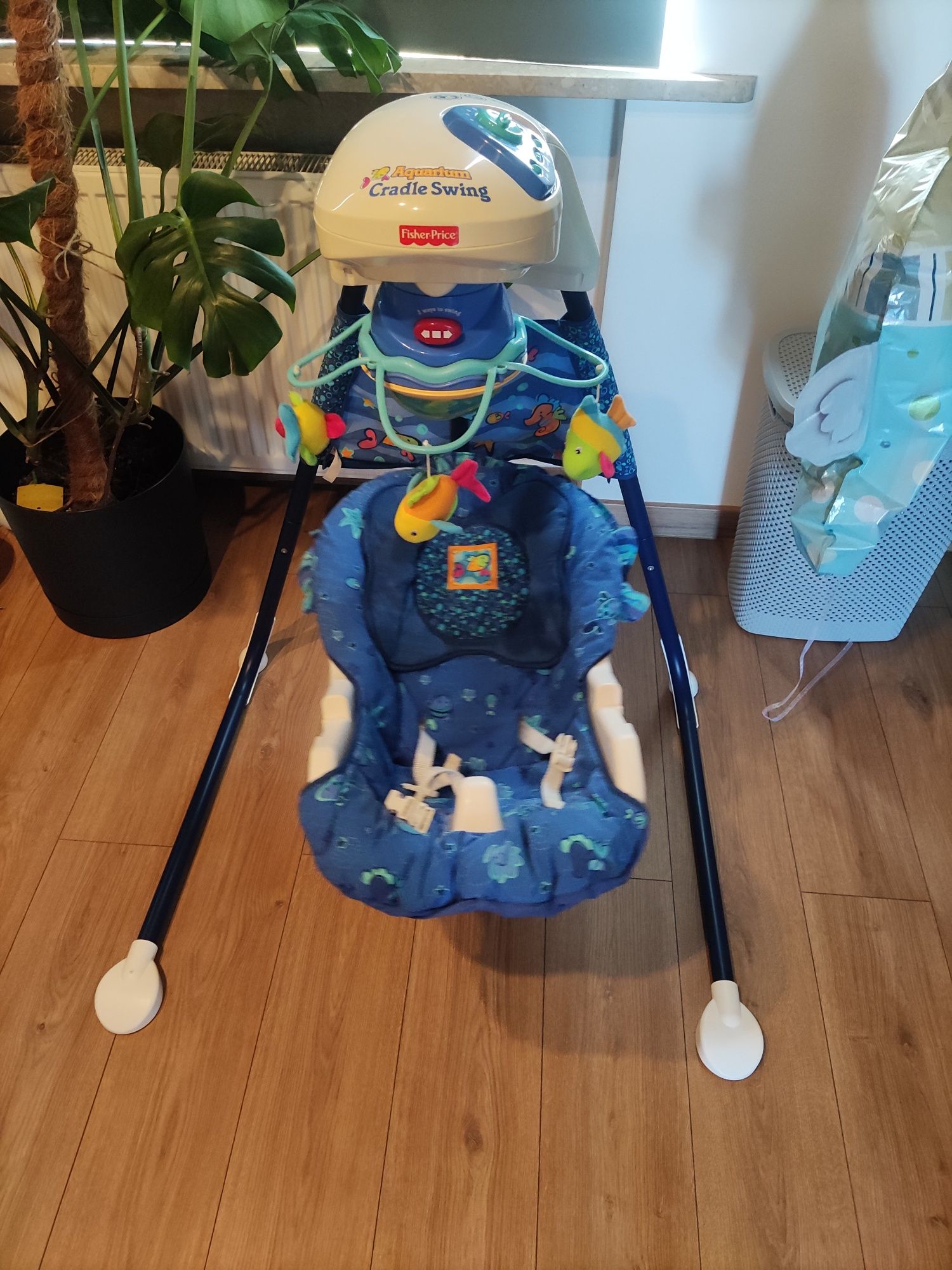 Huśtawka kołyska fisher-price aquRium