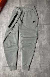 Штани Nike Tech Fleece. XL