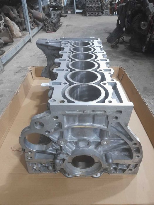 Блок цилиндров двигателя BMW N55, низ мотора (голый блок) БМВ Н55