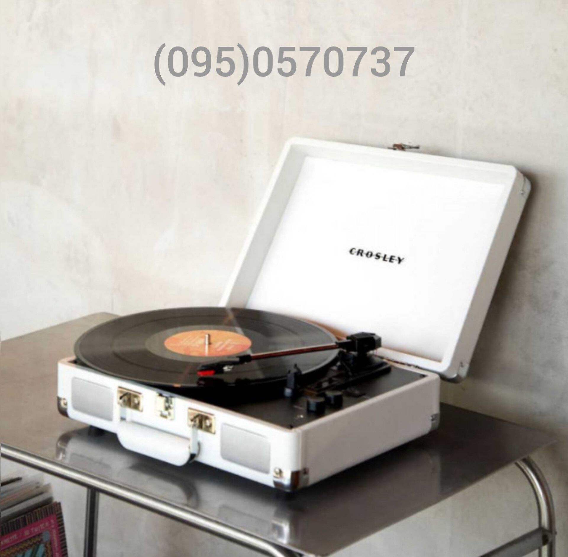 Вініловий програвач Crosley Voyager (USA) с bluetooth