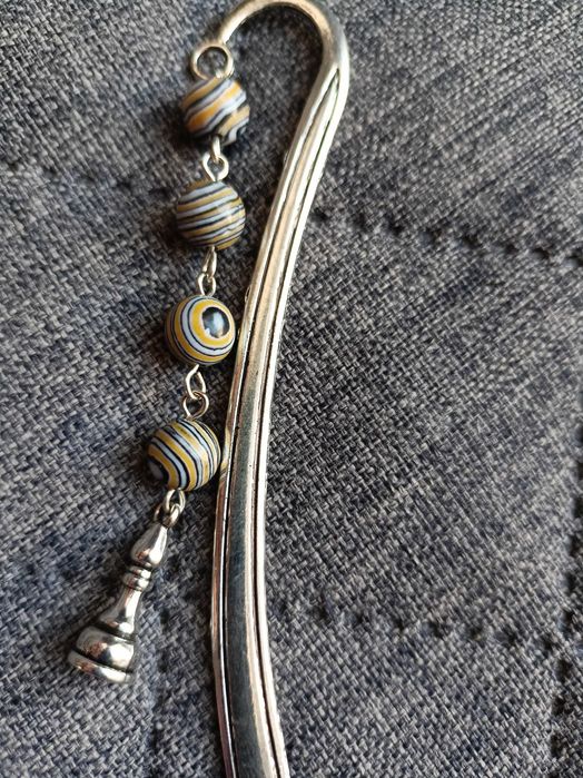 Zakładka do książek metal i kamień "Gambit królowej"