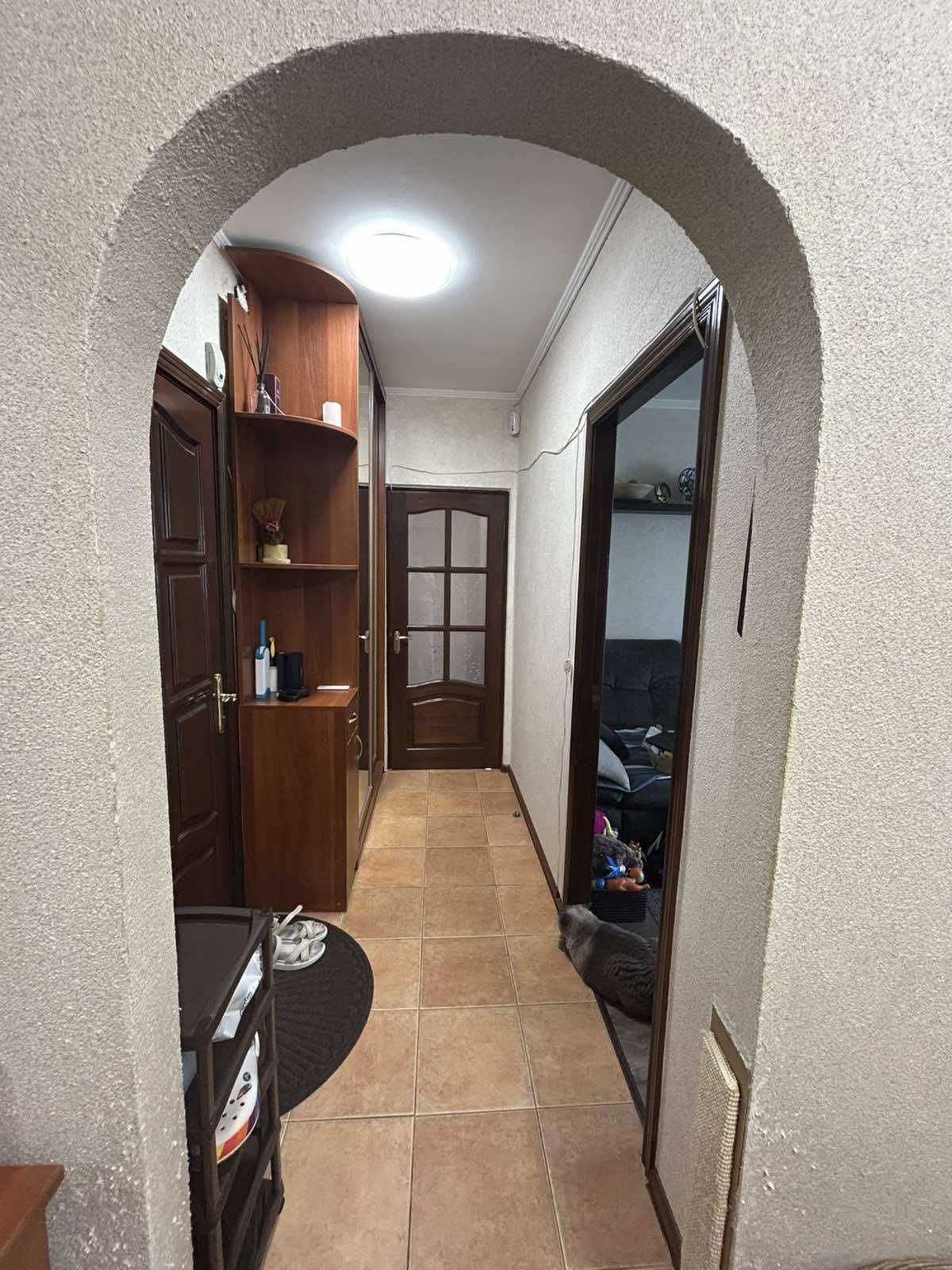Продам отличную 2-ух комн. кв-ру на Оболони, ул. Героев Днепра,32-Б.