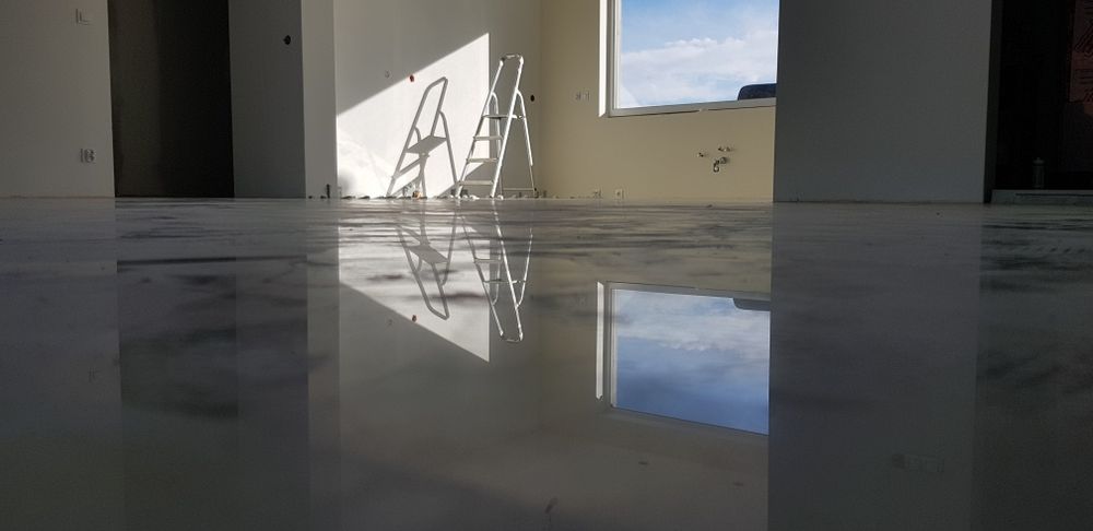 Naprawa montaż okien i drzwi. Montaż parapetów, wykończenie wnętr