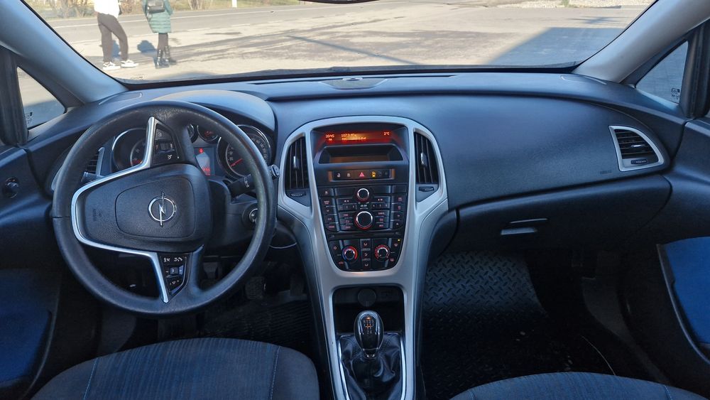 Opel Astra J 1.6 2010